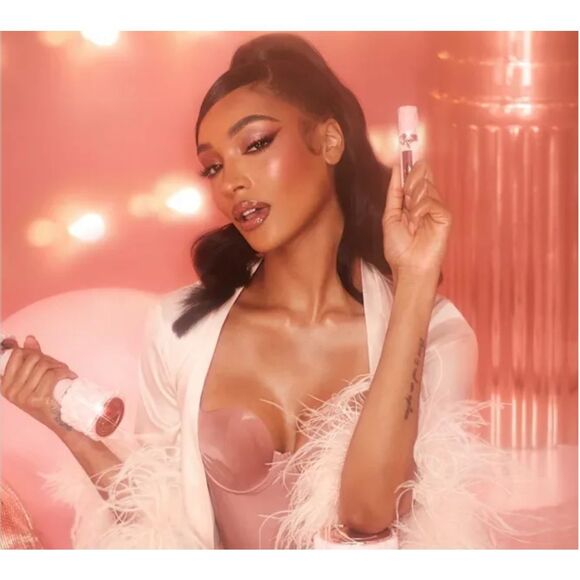 Charlotte Tilbury Pillow Talk Iconic Lip and Cheek Secrets - Picture 2 of 15